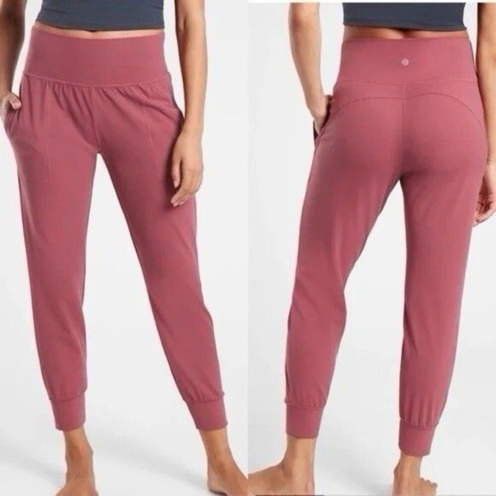 Athleta Salutation Jogger In Powervita Victorian Berry Medium